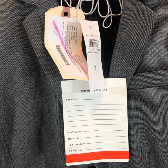 Ann Taylor The Perfect Two Buttons Blazer - Picture 4 of 8